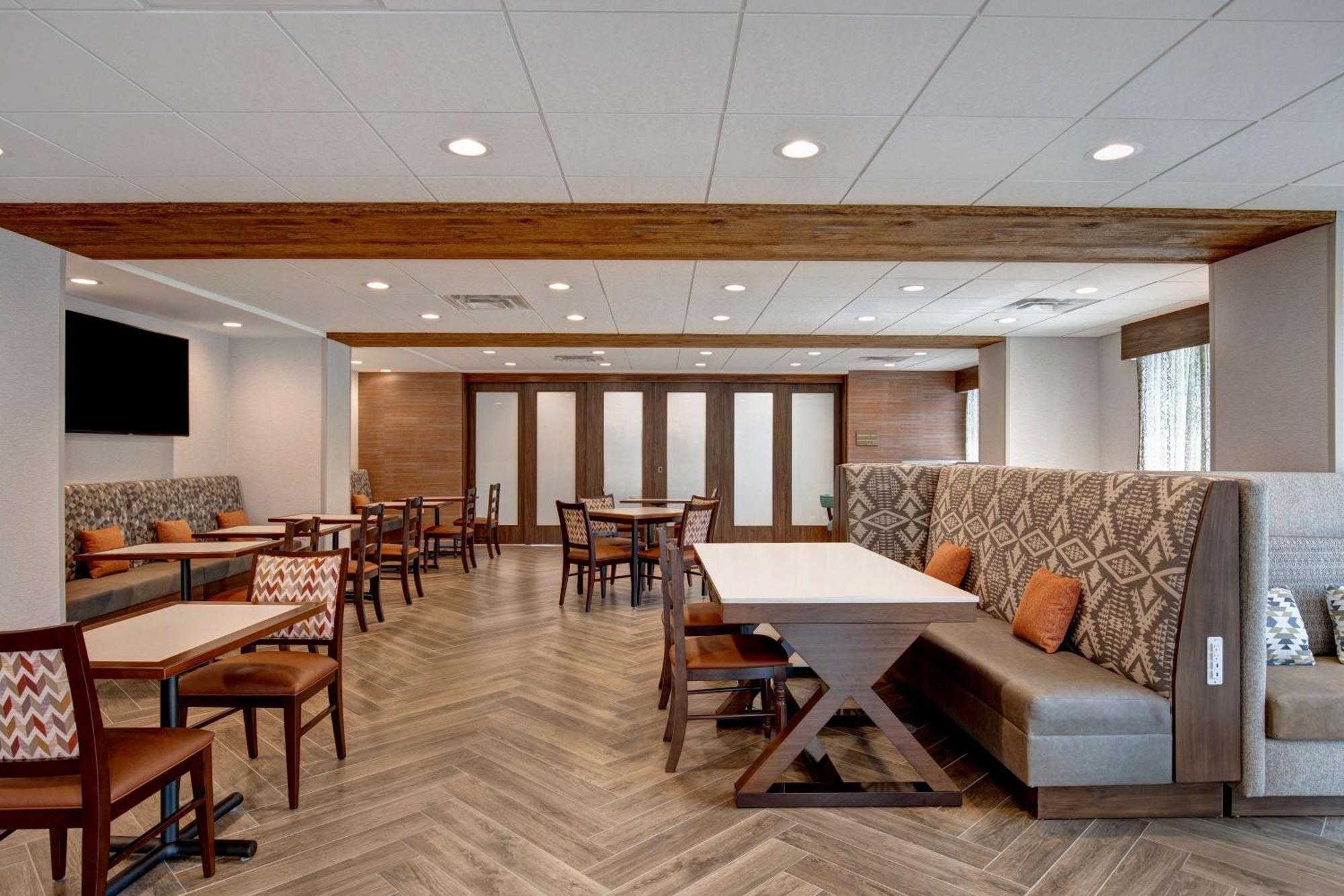 Hampton South, Nm Hotel 3*